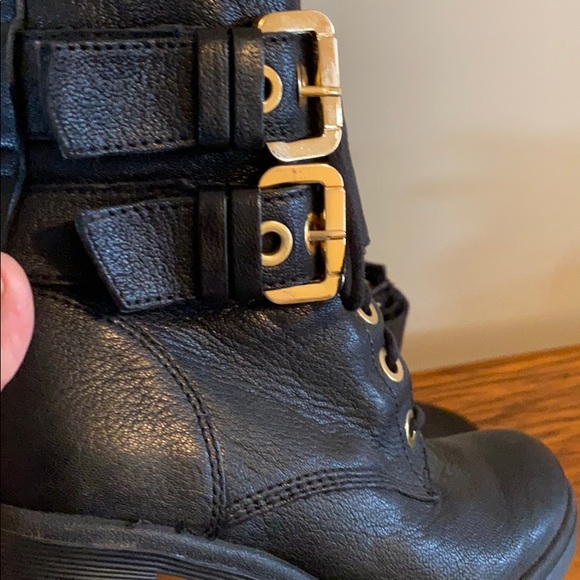 Shoes - Picture 3 of 4